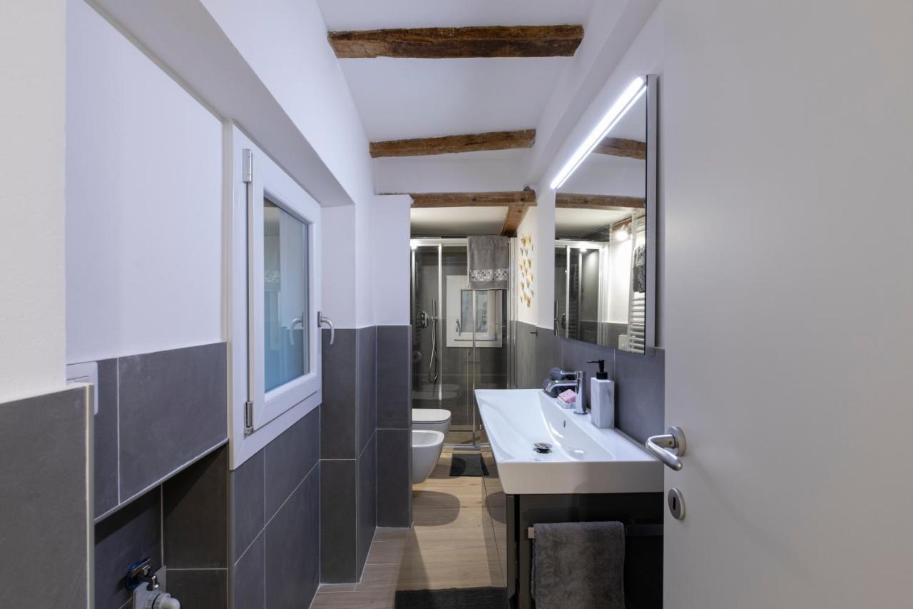Luxury Suite In The Center I Private Patio & Kitchen Bologna Kültér fotó